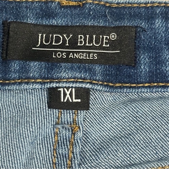 Judy Blue Hi Rise denim destroyed Women cutoff jean medium wash Shorts 1XL - Picture 2 of 8